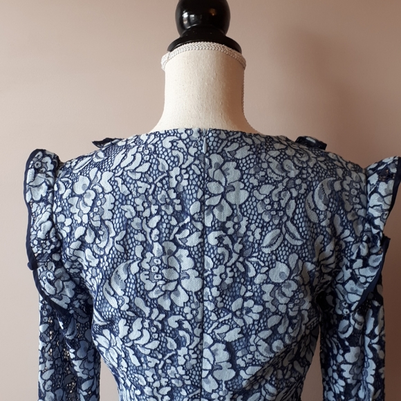 Keepsake lace dress - Picture 5 of 10